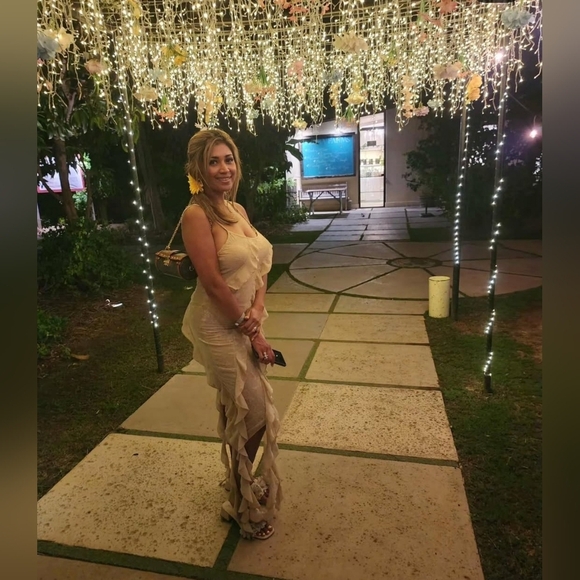 Elegant Cream Ruffle Dress - Picture 5 of 5